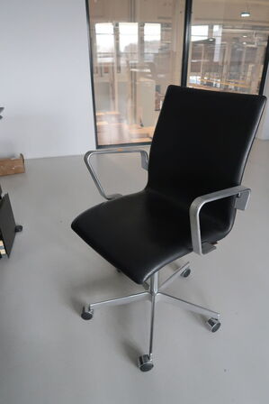 Kontorstol OXFORD lav ryg af Arne Jacobsen