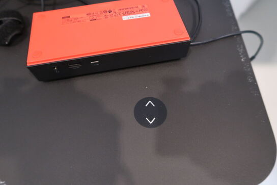 El. hæve/sænke skrivebord PAUSTIAN uden indhold