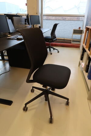 Kontorstol VITRA ID Mesh af Antonio Citterio