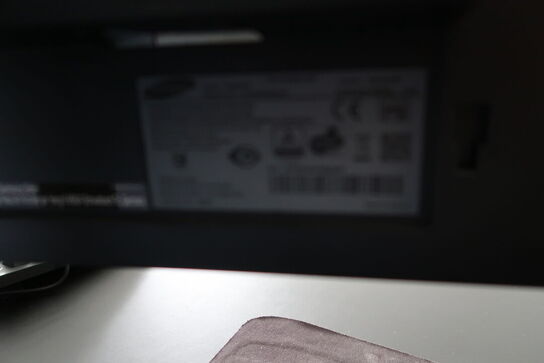 2 stk. computerskærme SAMSUNG S24E450, dockingstation LENOVO ThinkPad, tastatur, mus