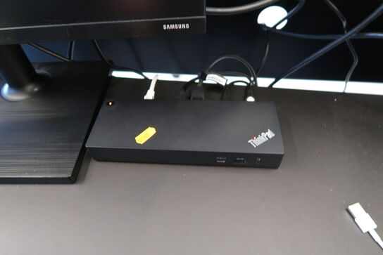 2 stk. computerskærme SAMSUNG F24T450FQR, tastatur, mus, dockingstation LENOVO