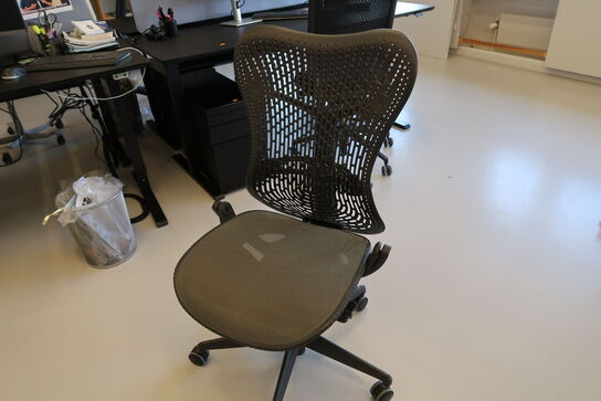 Kontorstol HERMAN MILLER Mirra 2