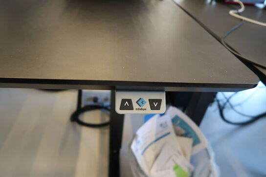 El. hæve/sænke skrivebord uden indhold med skuffemodul