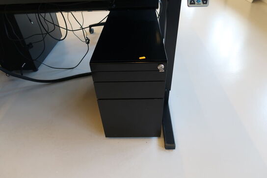 El. hæve/sænke skrivebord uden indhold med afskærmning samt skuffemodul