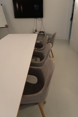 8 stk. mødestole &TRADITION Catch JH1