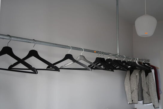 Tøjstativ med div. Bøjler