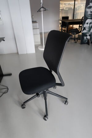 Kontorstol VITRA ID Mesh af Antonio Citterio