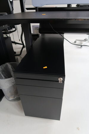 El. hæve/sænke skrivebord uden indhold med skuffemodul