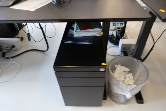 El. hæve/sænke skrivebord uden indhold med skuffemodul