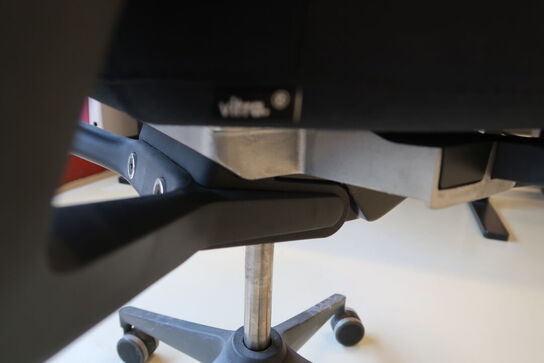 Kontorstol VITRA ID Mesh af Antonio Citterio