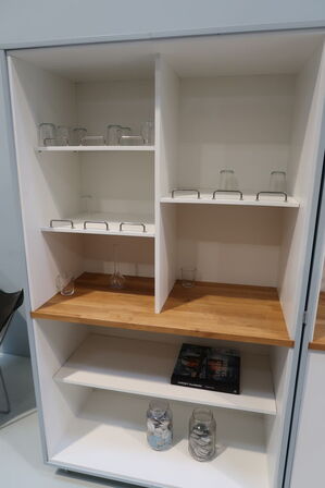 2 stk. sammenfoldelige køkkenmoduler på hjul, med vanddispenser, tappehaner m.m.