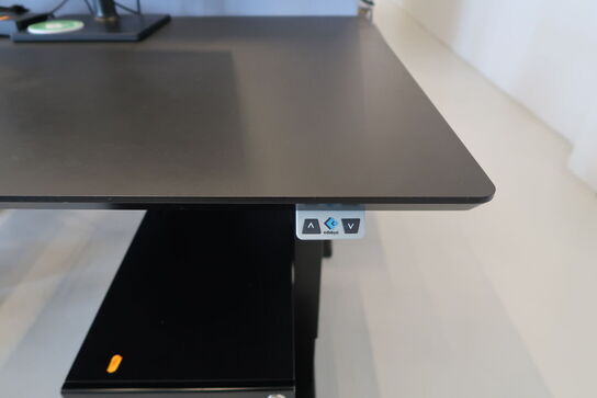 El. hæve/sænke skrivebord uden indhold med skuffemodul