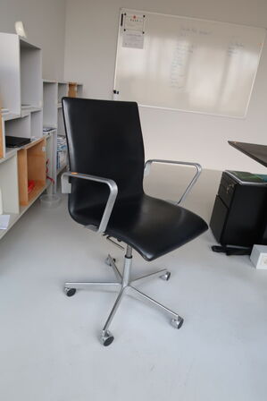 Kontorstol OXFORD lav ryg af Arne Jacobsen