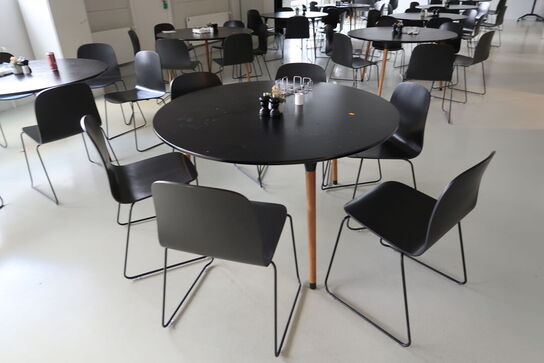 Mødebord PAUSTIAN med 6 stk. mødestole MUUTO