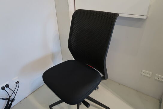 Kontorstol VITRA ID Mesh af Antonio Citterio
