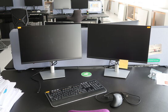 2 stk. computerskærme DELL, tastatur, mus