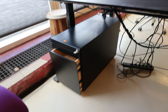 El. hæve/sænke skrivebord PAUSTIAN uden indhold samt skuffemodul