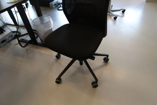 Kontorstol VITRA ID Mesh af Antonio Citterio