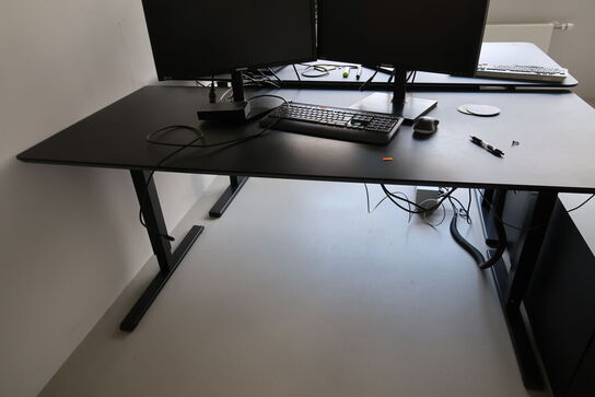 El. hæve/sænke skrivebord uden indhold samt skuffemodul