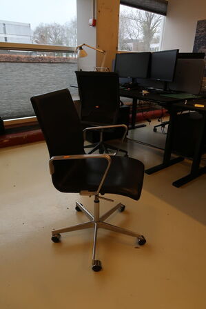 Kontorstol OXFORD lav ryg af Arne Jacobsen