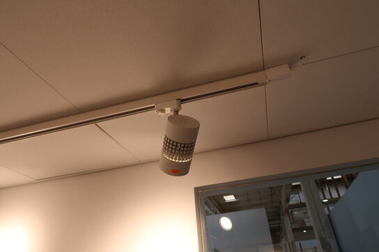 Skinne med 11 stk. LED-spots SUNFLUX 35W Track Light