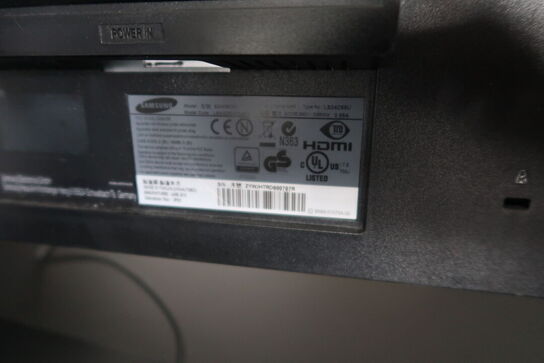 2 stk. computerskærme SAMSUNG S24C, dockingstation LENOVO ThinkPad, tastatur