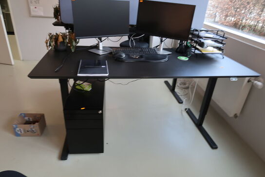 El. hæve/sænke skrivebord uden indhold samt skuffemodul