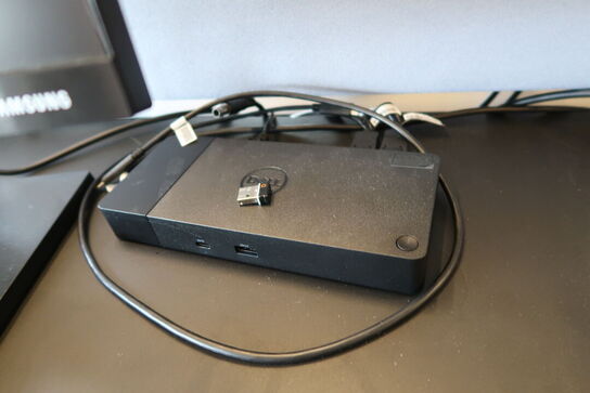 2 stk. computerskærme SAMSUNG F24T452FQR, dockingstation DELL