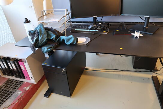 El. hæve/sænke skrivebord PAUSTIAN med afskærmning uden indhold samt skuffemodul