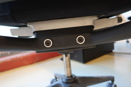 Kontorstol VITRA ID Mesh af Antonio Citterio