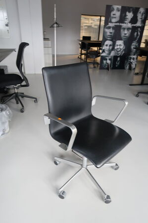 Kontorstol OXFORD lav ryg af Arne Jacobsen