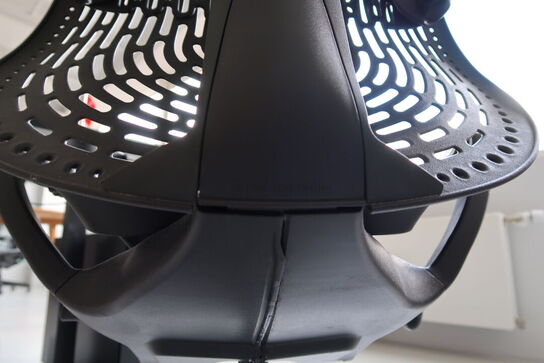 Kontorstol HERMAN MILLER Mirra 2