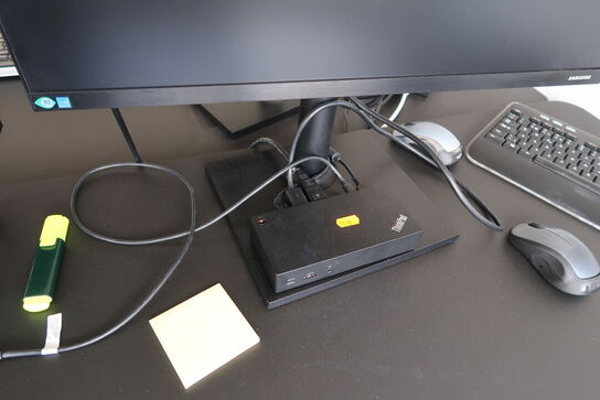 2 stk. computerskærme SAMSUNG F24T450FQR, dockingstation LENOVO, tastatur, mus