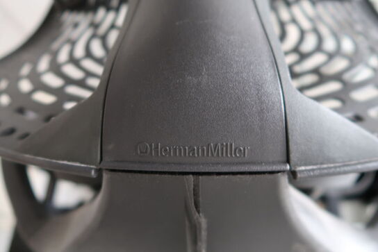 Kontorstol HERMAN MILLER Mirra 2