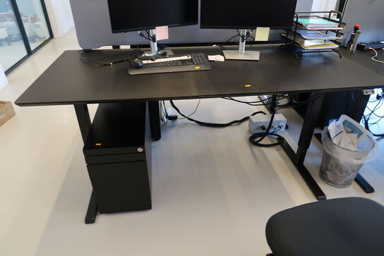 El. hæve/sænke skrivebord uden indhold med skuffemodul