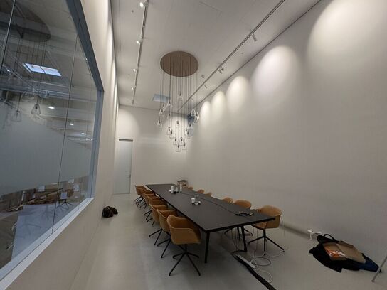 Aquaporin A/S *Del 2 - Kontorinventar - Elektronik - Designmøbler af MUUTO, VITRA, HERMAN MILLER, &TRADITION m.fl.*