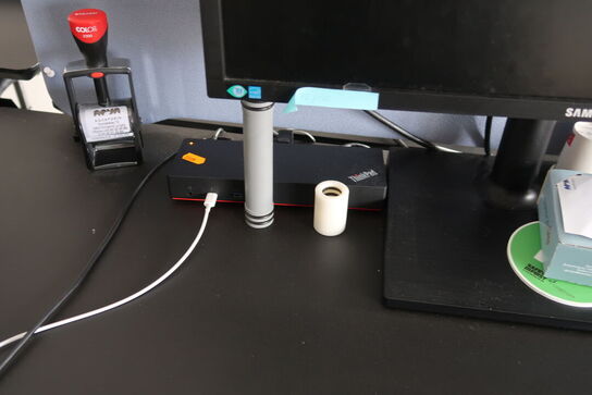 2 stk. computerskærme SAMSUNG S24E450, dockingstation LENOVO Thinkpad, tastatur, mus