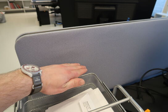 El. hæve/sænke skrivebord uden indhold samt skuffemodul