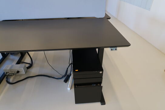 El. hæve/sænke skrivebord uden indhold med skuffemodul