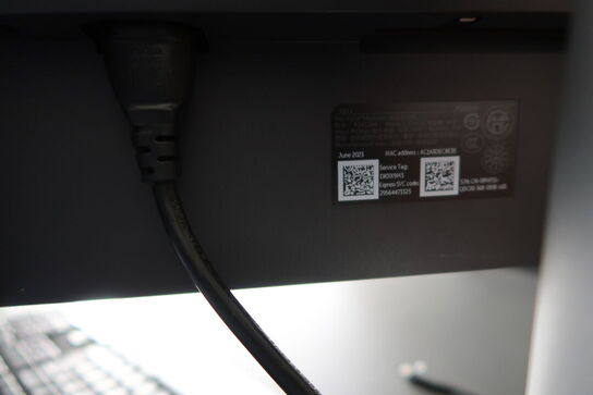 2 stk. computerskærme DELL P2422HE, tastatur, mus