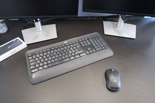 2 stk. computerskærme DELL P2422H, tastatur, mus