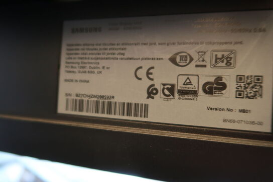 2 stk. computerskærme SAMSUNG S24E450, dockingstation LENOVO Thinkpad, tastatur