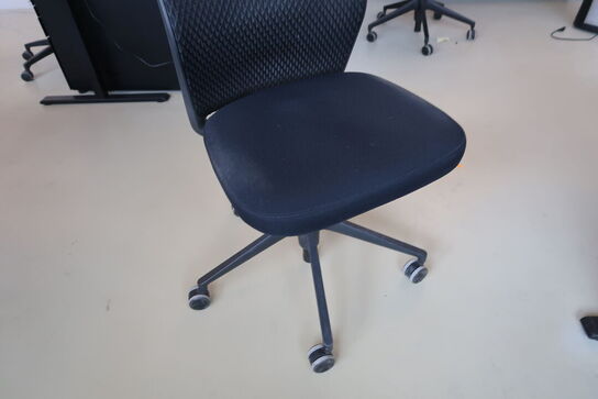 Kontorstol VITRA ID Mesh af Antonio Citterio