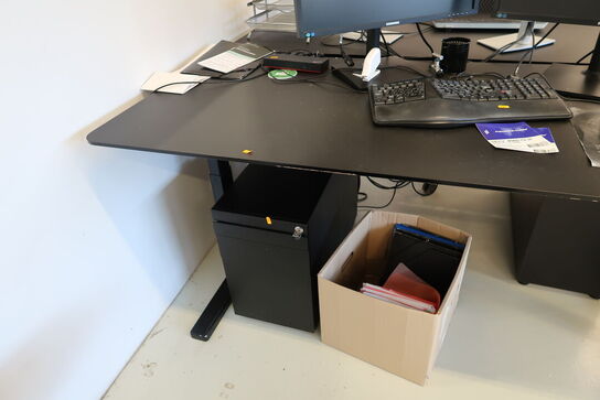 El. hæve/sænke skrivebord uden indhold samt skuffemodul