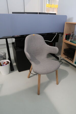 Mødestol &TRADITION Catch JH1