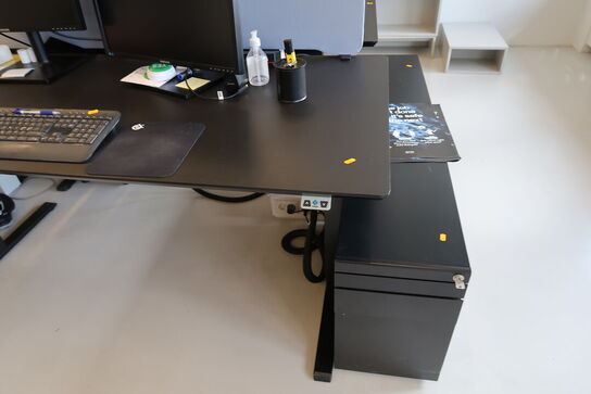 El. hæve/sænke skrivebord uden indhold med afskærmning samt skuffemodul