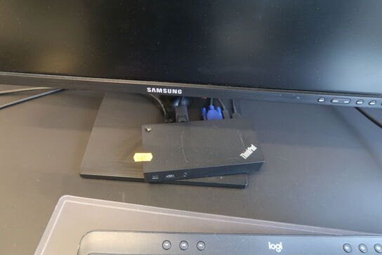 2 stk. computerskærme SAMSUNG S24E450, dockingstation LENOVO Thinkpad, tastatur