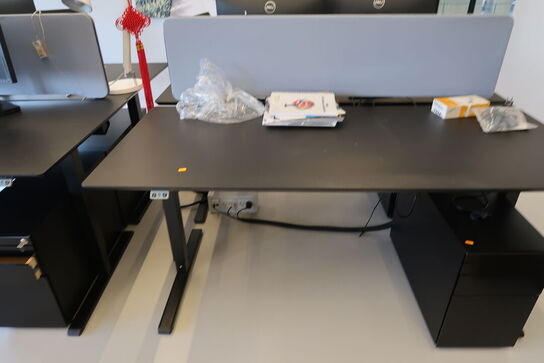 El. hæve/sænke skrivebord uden indhold med skuffemodul