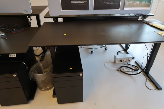 El. hæve/sænke skrivebord uden indhold med skuffemodul