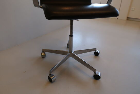 Kontorstol OXFORD lav ryg af Arne Jacobsen